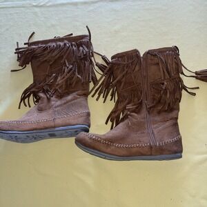 Mudd Moccasins Girl Size 4 brown fringed